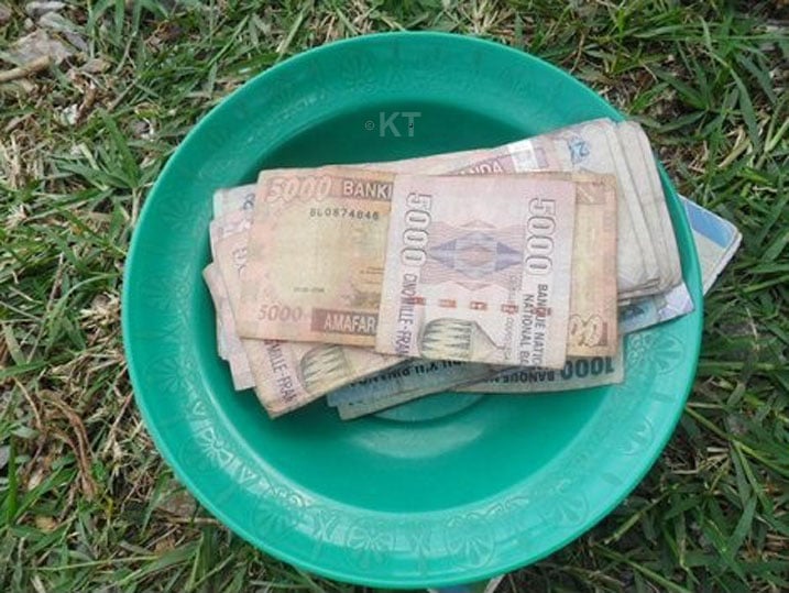 Aya ni amafaranga umwe muri bo yari mamaze gufata