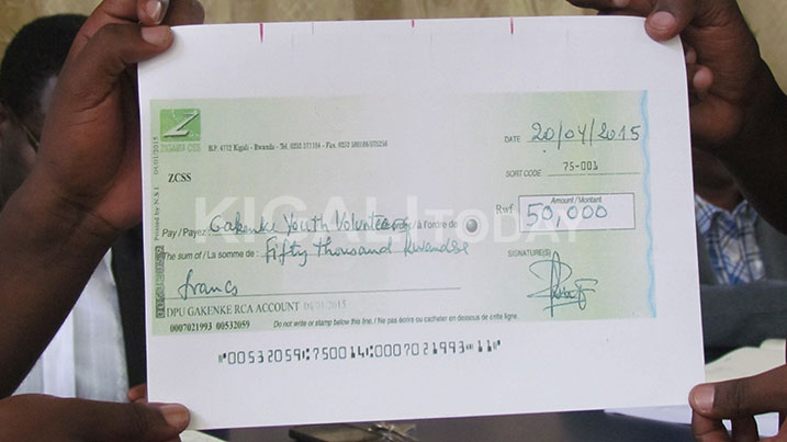 Uru rubyiruko rwahawe amafaranga y'u Rwanda ibihumbi 50 rukazahabwa n'andi ibihumbi 100 kubera ibikorwa by'indashyikirwa rwakoze. 