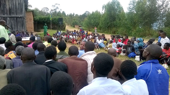 Urubyiruko rwishimiye kuzagezwaho amashanyarazi bikazabafasha kwihangira imirimo.