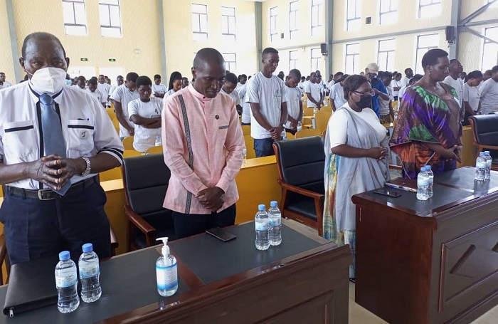 Abitabiriye uyu muhango bunamiye inzirakarengane z'urubyiruko zishwe muri Jenoside yakorewe Abatutsi