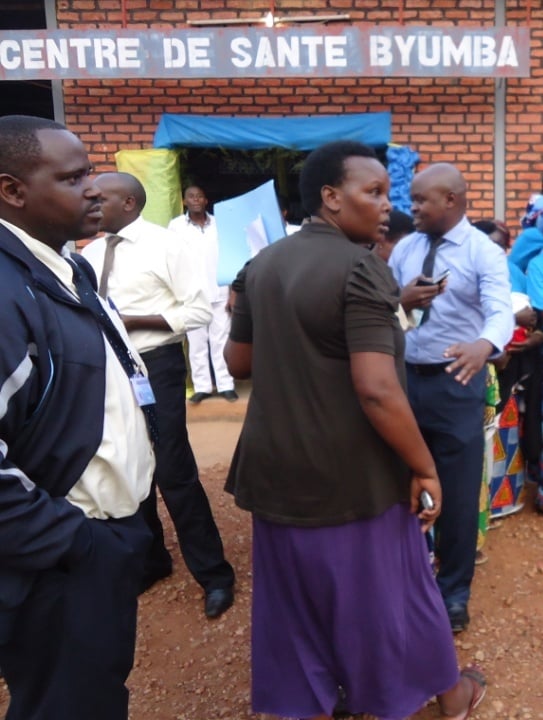 Urubyiruko rujya guhabwa inyigisho ku kigo nderabuzima cya Byumba.