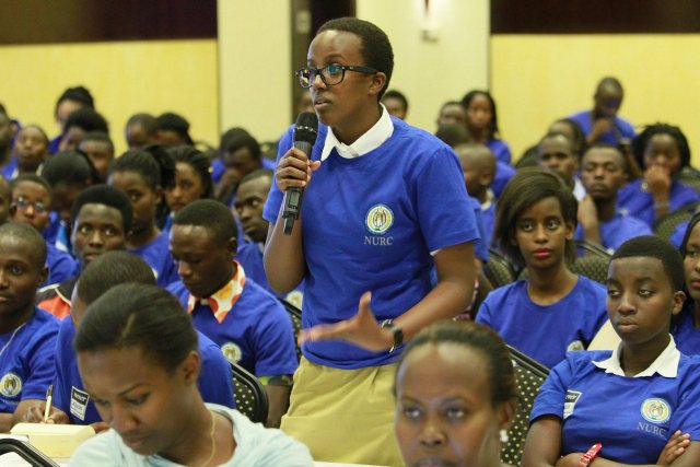 Urubyiruko rwahawe umwanya wo gutanga ibitekerezo no kubaza ibibazo