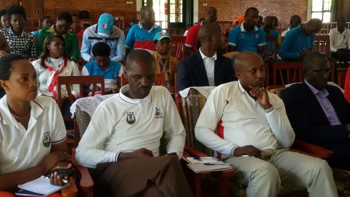 Urubyiruko rwasabwe gushyira hamwe rughanga imirimo.