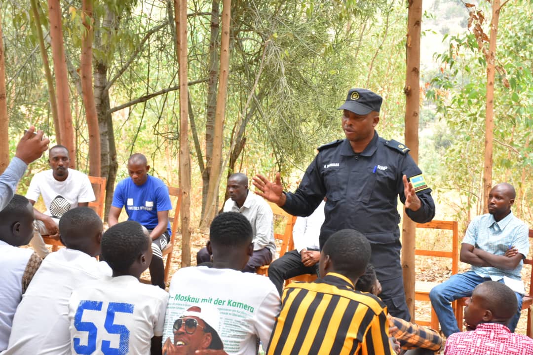 Urubyriruko rwanasobanuriwe amategeko hana ibyaha byo gusambanya abana