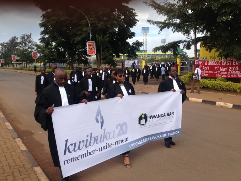 Abavoka bagize urugaga babanze gukora urugendo rwo kwibuka abazize Jenoside yakorewe Abatutsi mu 1994.