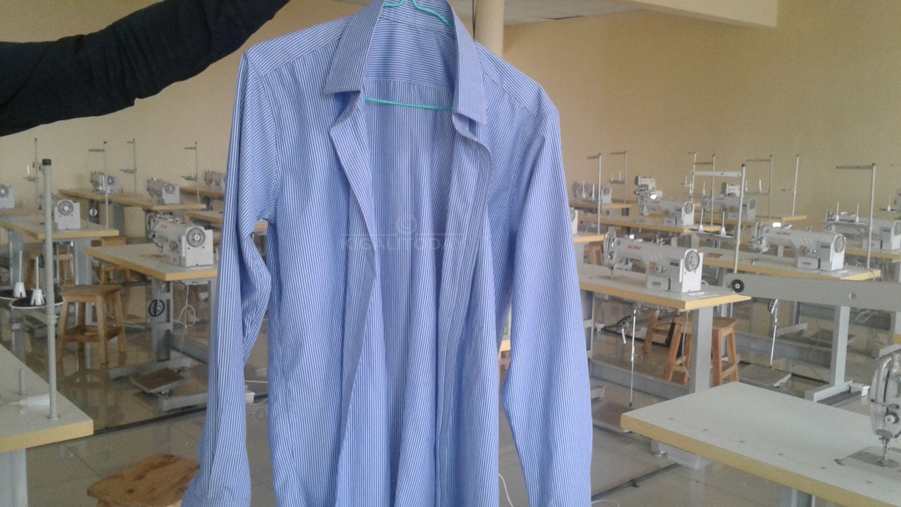 Iyi shati yakorewe muri urwo rugandaa rw'imyenda rwo muri Burera 