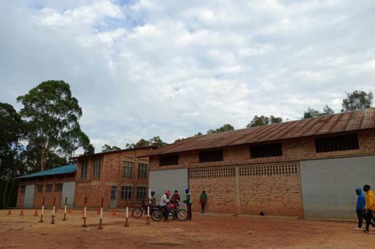 Imbuga y'uruganda ubu yifashishwa n'abitegura gukorera perimi 