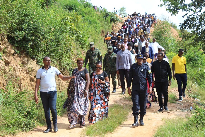 Babanje gukora urugendo rwerekeza ku rufunzo rwahawe izina rya CND rwatikiriyemo Abatutsi benshi