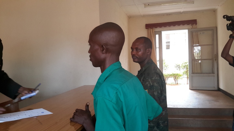 Urukiko rwategetse ko Maj Dr Rugomwa na mukuru we bafungwa by