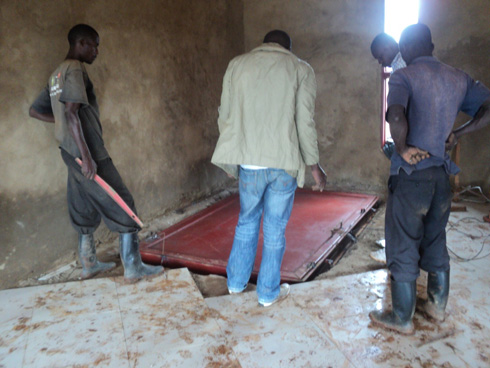 Nta Escalier zimanuka mu mva ngo hazifashishwa urwego.