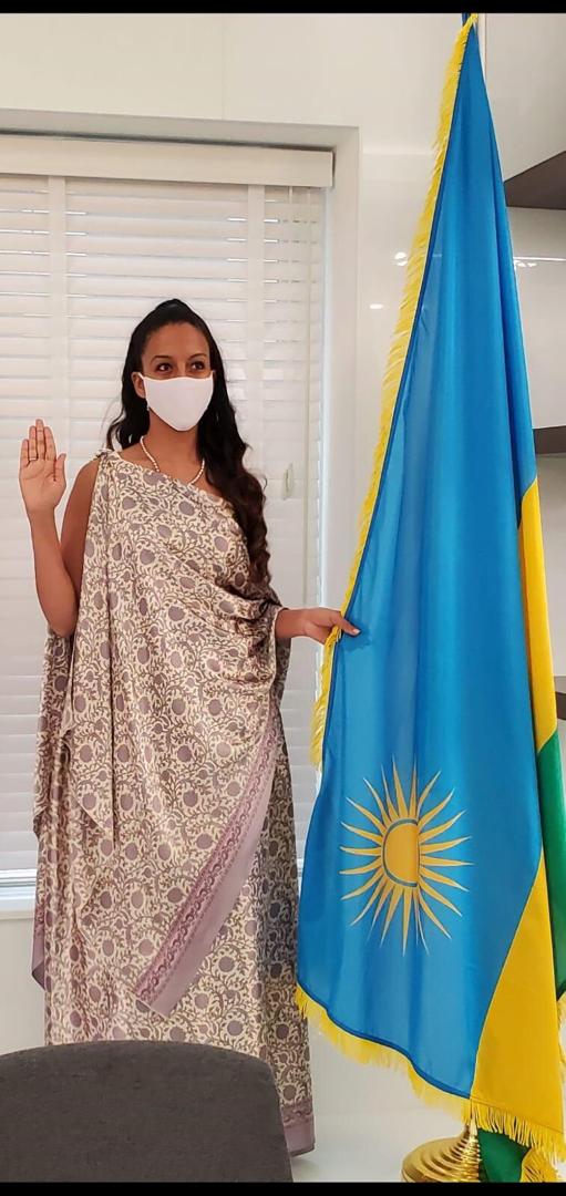Setti Solomon na we ni umukozi wa Ambasade y'u Rwanda muri Leta Zunze Ubumwe za Amerika wahawe ubwenegihugu mu mpera z'ukwezi gushize