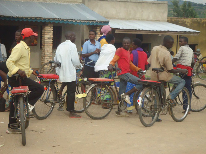 Mu gace ka Ruhango haba amagare menshi ariko amwe nta binyoteri agira.