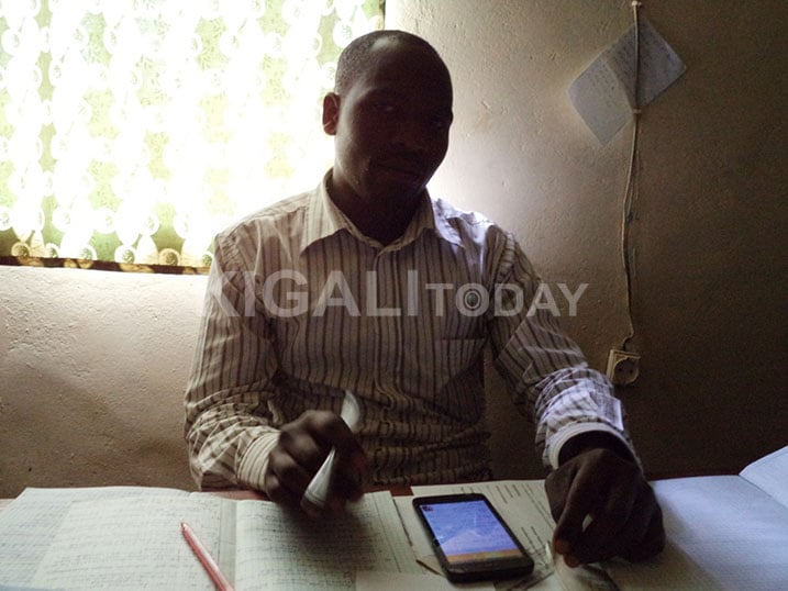 Ntirisanganwa avuga ko abanyeshuri babaye intandaro yasanze basambana.