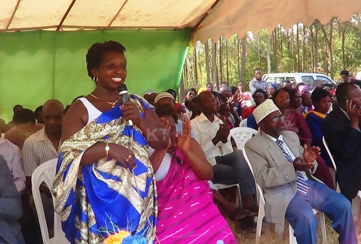 Uwamaliya avuga ko agiye kuganira na RSSB hakarebwa uko hashyirwaho abakozi ba nyakabyizi bagafasha gutanga amakarita y'ubwisungane mu kwivuza.