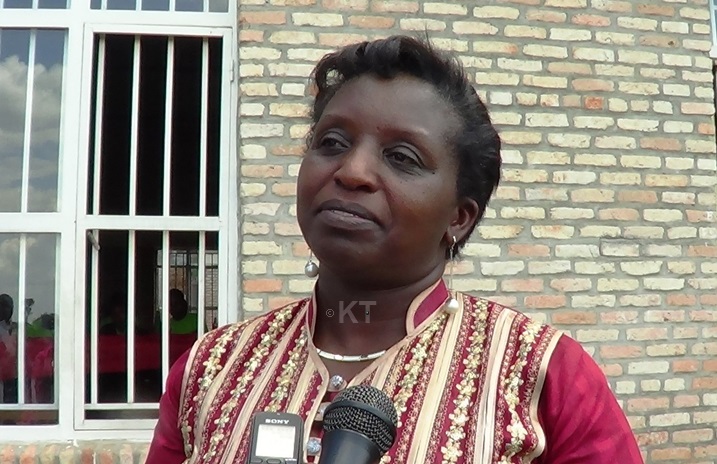 Uwamaliya avuga ko guha amahirwe impunzi yo kwiga bizatuma bataha badataye igihe.