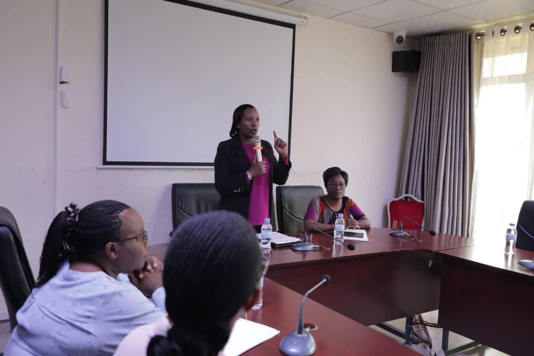 Depite Odette Uwamariya avuga ko nubwo ibipimo bigenda bigabanuka hakiri urugendo buri wese asabwa kugiramo uruhare