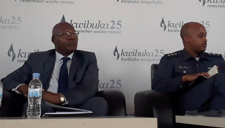 Uwari Senateri Iyamuremye Augustin kuri ubu akaba ari mu bagize Urwego Ngishwanama ari mu baganirije urubyiruko ku bijyanye no gusigasira ibyagezweho
