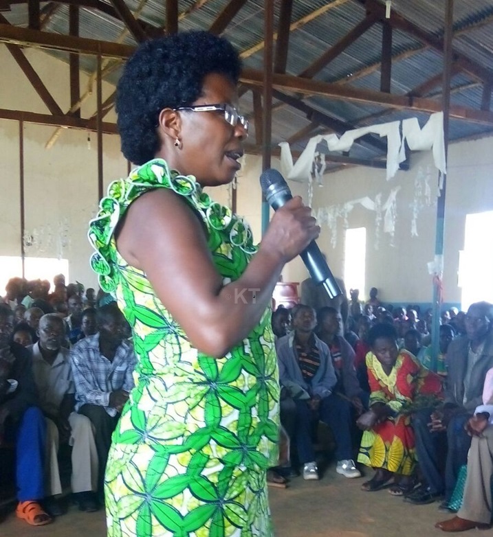 Uwayezu Theodosie, umuyobozi nshingwabikorwa w'Umurenge wa Gitesi yasabye abaturage be kujya banyurwa n'ibisubizo bahawe.