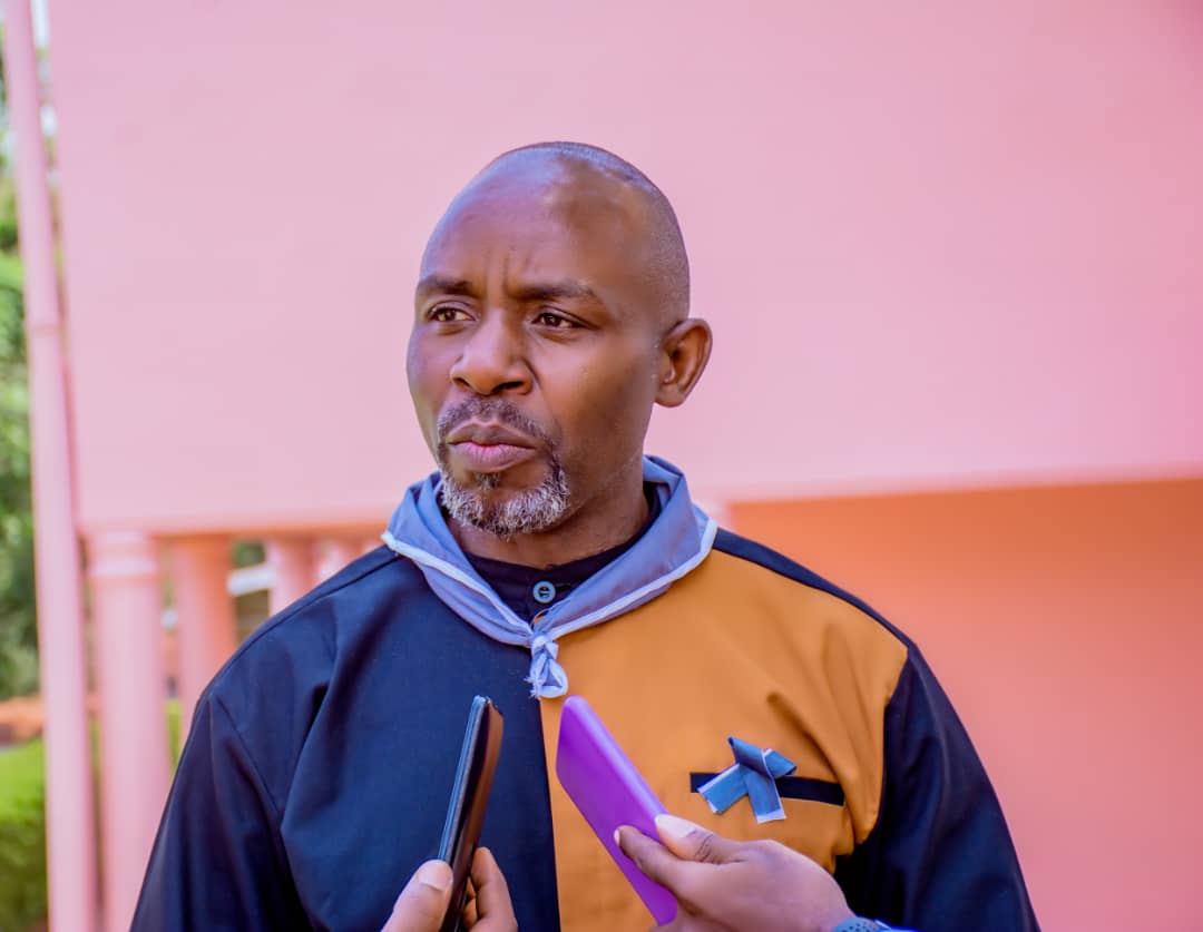 Perezida w'ishyirahamwe ry'umukino wa Kungfu-Wushu mu Rwanda, Uwiragiye Marc, yasabye abanyamahanga bari bitabiriye ko bagomba kurwanya abapfobya Jenoside yakorewe Abatutsi mu 1994 ,bagendeye ku byo bo ubwabo basobanuriwe
