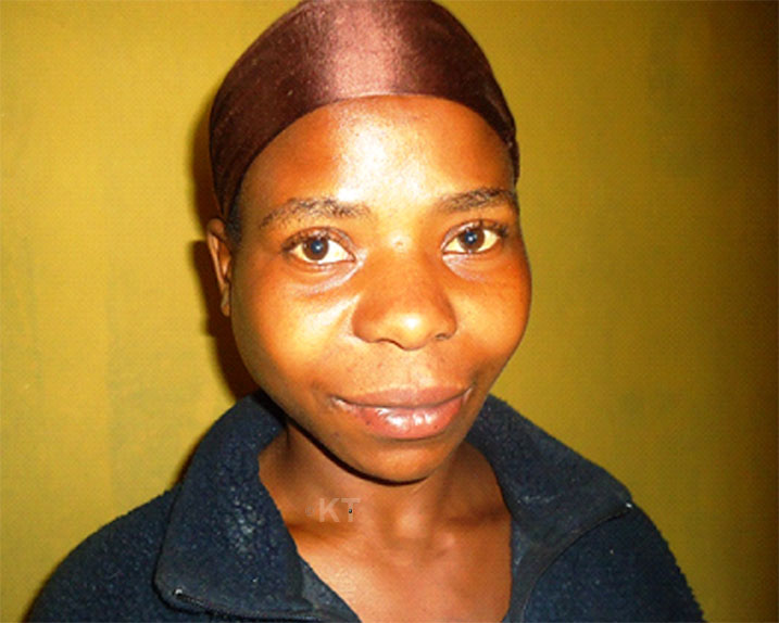 Uwitonze ngo umwuga wo kudoda uzamufasha mu bibazo aterwa no kuba yarabyariye iwabo.