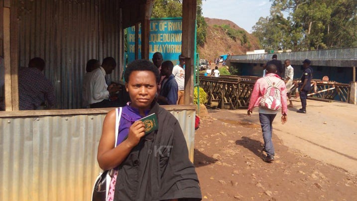 Uwabeza Grace atuye Bukavu akaba yaranejejwe no kwambuka gutora