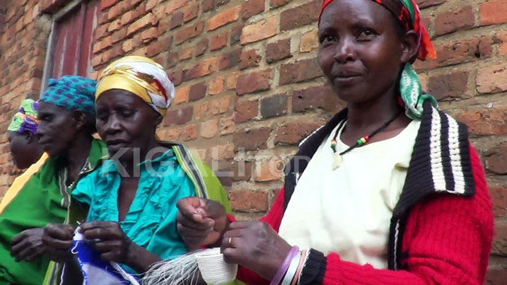 Uyu mubyeyi ntiyumva ariko aboha uduseke tugurishirizwa muri Amerika akabasha kwikura mu bukene aho gusabiriza.