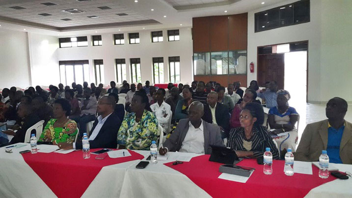Uyu mwiherero wari witabiriwe n'abakozi n'abayobozi b'akarere ka Gasabo, hanagaragayemo abajyanama bako n'abadepite batowe muri aka karere.
