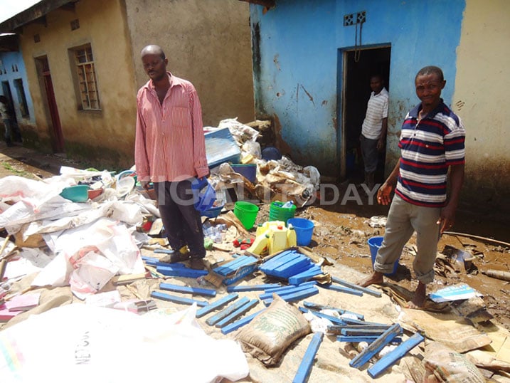 Uyu ni umwe mu bacuruzi wangirijwe ibintu bifite agaciro k'ibihumbi 800 by'amafaranga y'u Rwanda.