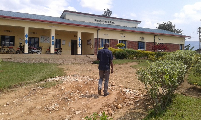 Uyu Gitifu uyoboye akagari kamwe mu tugize Umurenge wa Mugunga yavuze ko itangazamakuru ritari mu bemerewe kumubaza amakuru