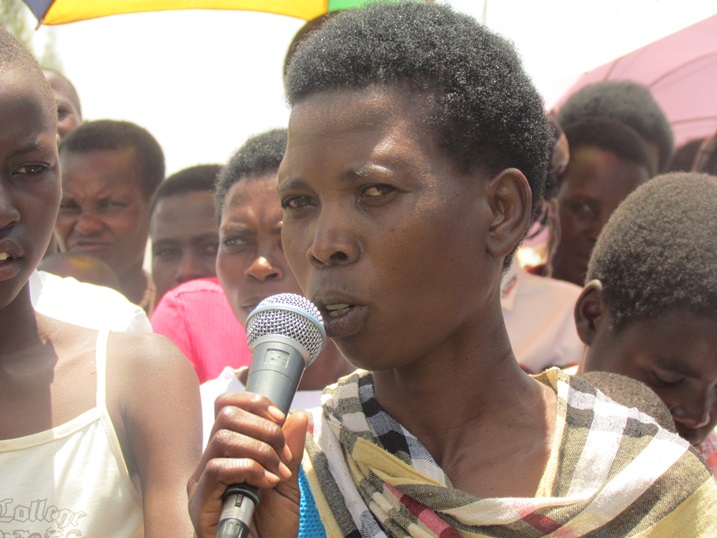 Uyu mubyeyi wo mu murenge wa Simbi yemeza ko bamenye gukora ibikomoka kuri soya babikesha imiyoborere myiza.