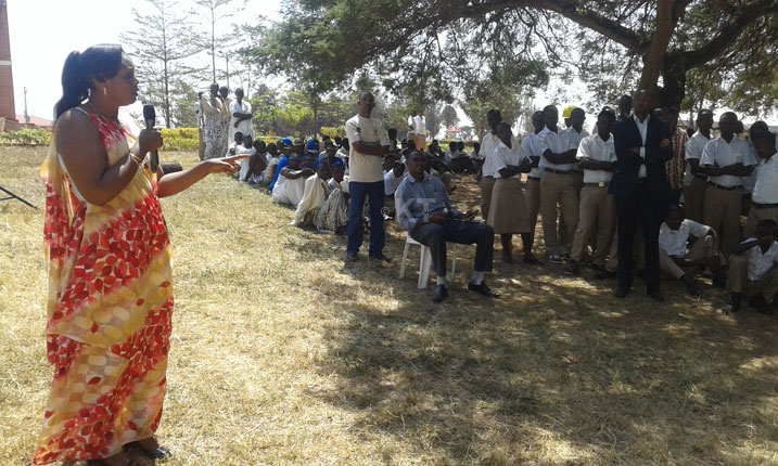 Umuyobozi w'Akarere ka Kirehe Wungirije ushinzwe Imibereho Myiza y'Abaturage asaba urubyiruko kwirinda ibishuko.