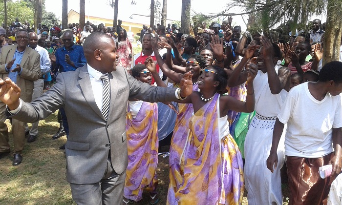 Vice Moyor Niyonsenga Aimé François asabana n'abaturage