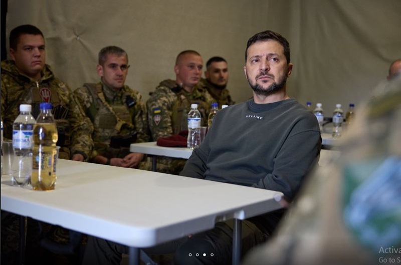 Volodymyr Zelensky ntagishyenga nka mbere