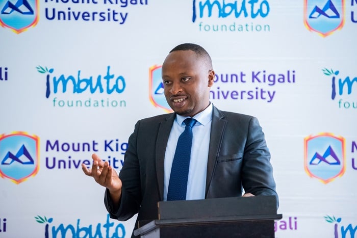 Vugayabagabo Jackson avuga ko nka Imbuto Foundation bemera ko guha amahirwe yo kwiga abanyeshuri ari intangiriro y'iterambere
