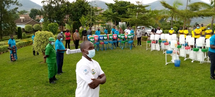 Abaturage i Nyamagabe bitabiriye umunsi mpuzamahanga wo gukaraba intoki, ibirori byateguwe na WaterAid Rwanda, tariki 15 Ukwakira 2020