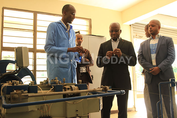 Gasana (ubanza iburyo) yavuze ko abanya Côte d'Ivoire bazungukira byinshi k'u Rwanda.