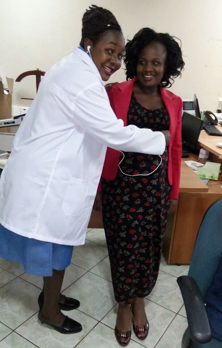 Uwo yari yambaye nk'umuganga.