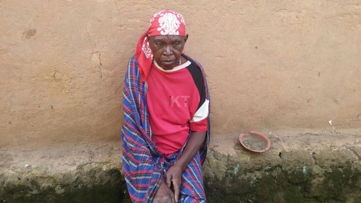 Mukamburamatare Gatalina niwe uri gufashwa.