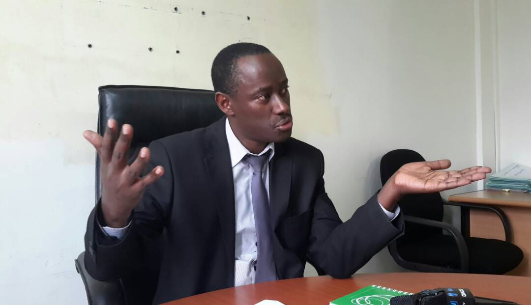 Umuyobozi wa HEC, Muvunyi Emmanuel aganira n