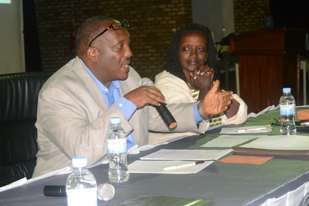 Prof. Dusingizemungu atanga ikiganiro ku biranga jenoside yakorewe abatutsi no kubungabunga ibimenyetso byayo muri UR-Huye