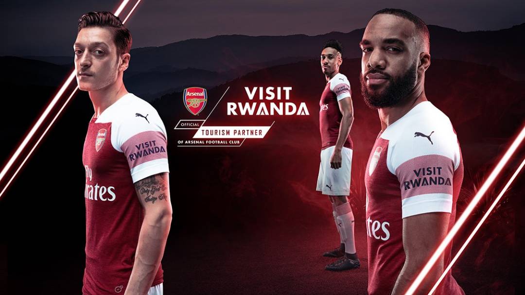 Abakinnyi ba Arsenal: Mezut Ozil (ibumoso), Pierre Aubameyang (hagati) na Alexandre Lacazette (iburyo) ni bo ba mbere bagaragaye bamamaza "Visit Rwanda"