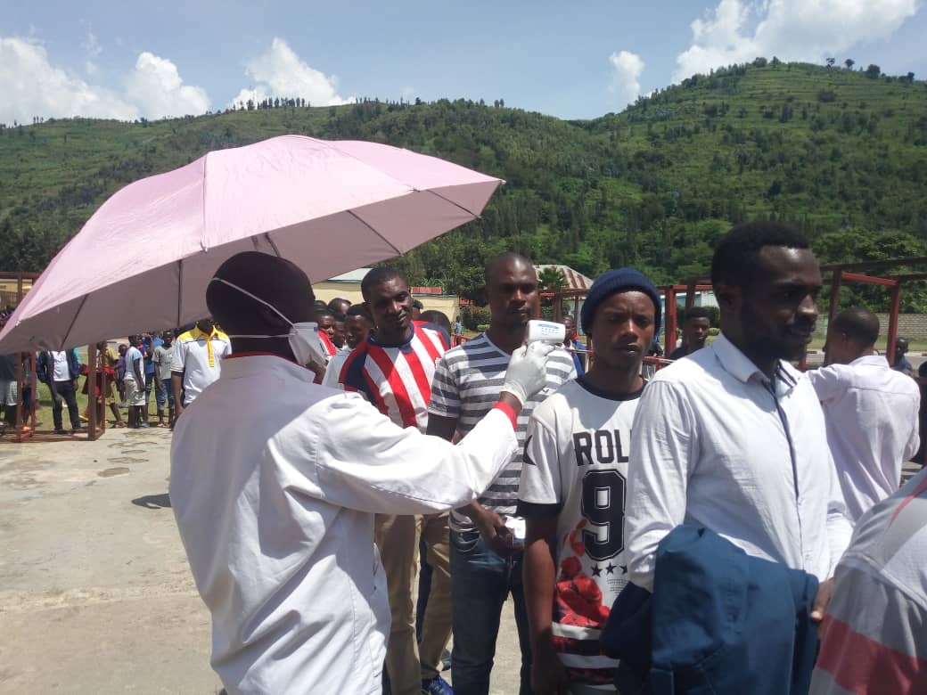 Abafana barimo gupimwa Ebola 