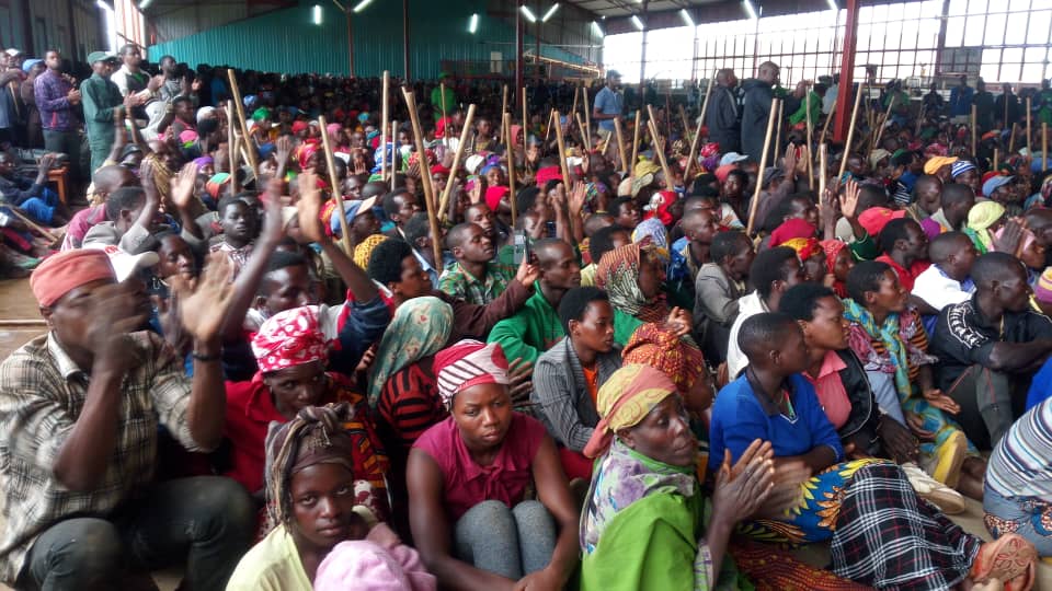 Nyuma y'umuganda habaye inama n'abaturage