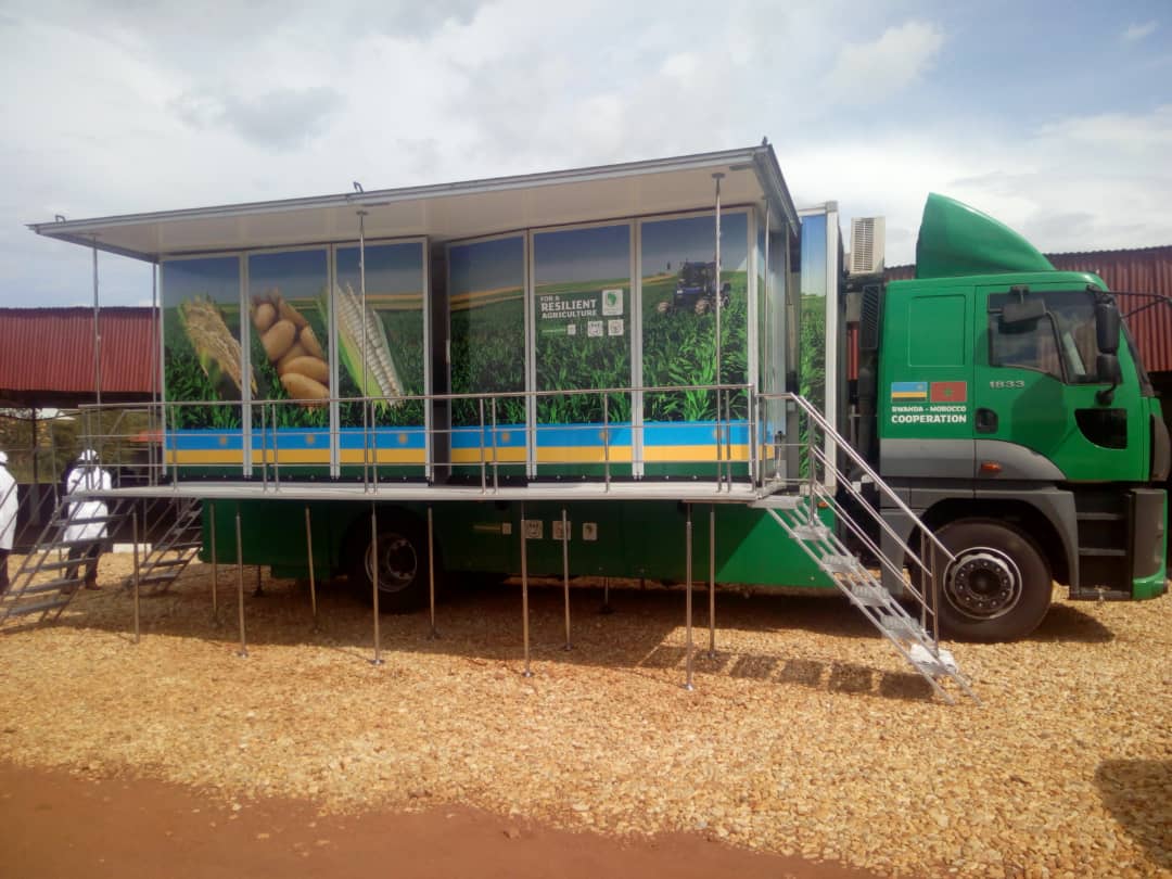 Bimwe mu bikoresho bizifashishwa muri iyi gahunda byahawe u Rwanda