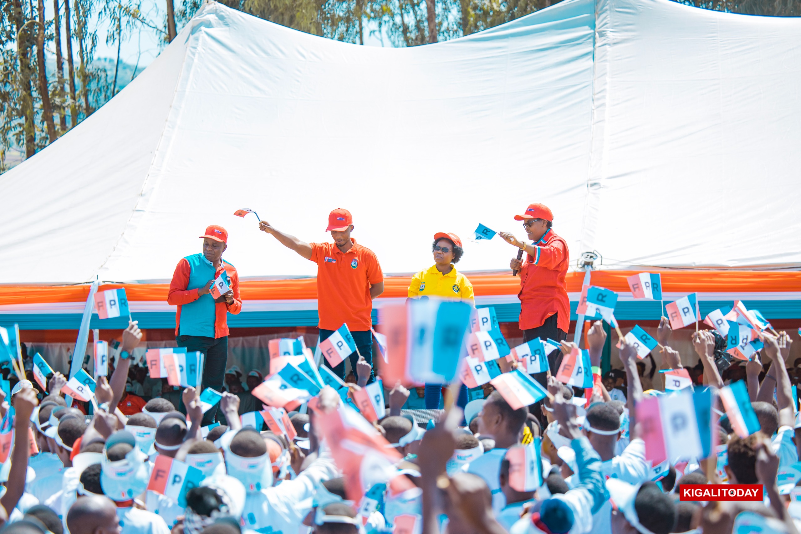 Uwimpaye Celestine, Pacifique Ntwali na Uwurukundo Marie Grace nibo biyamamarije i Karongi