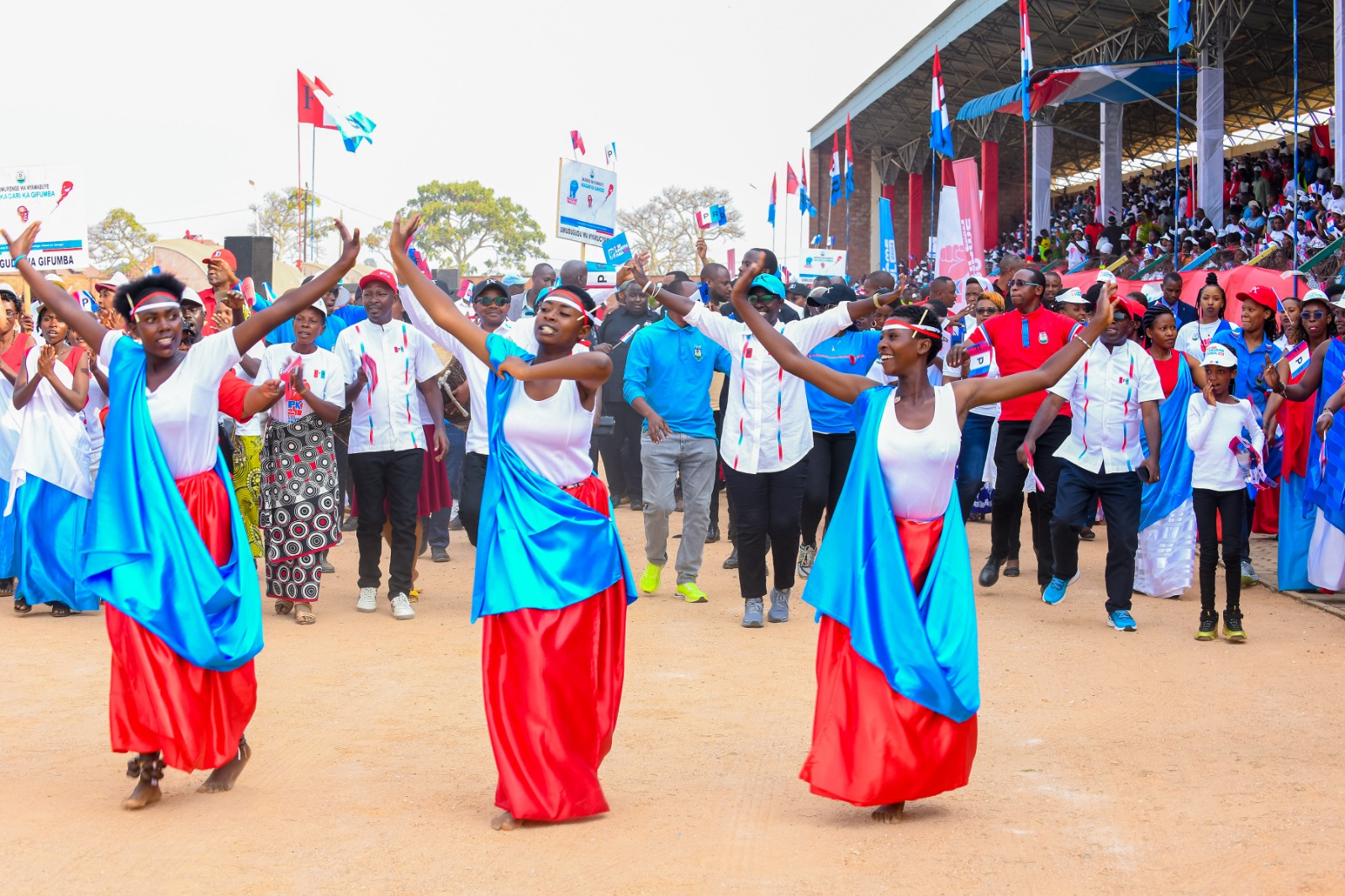 Abagore bashimiye Kagame watumye abagabo batakibakibita