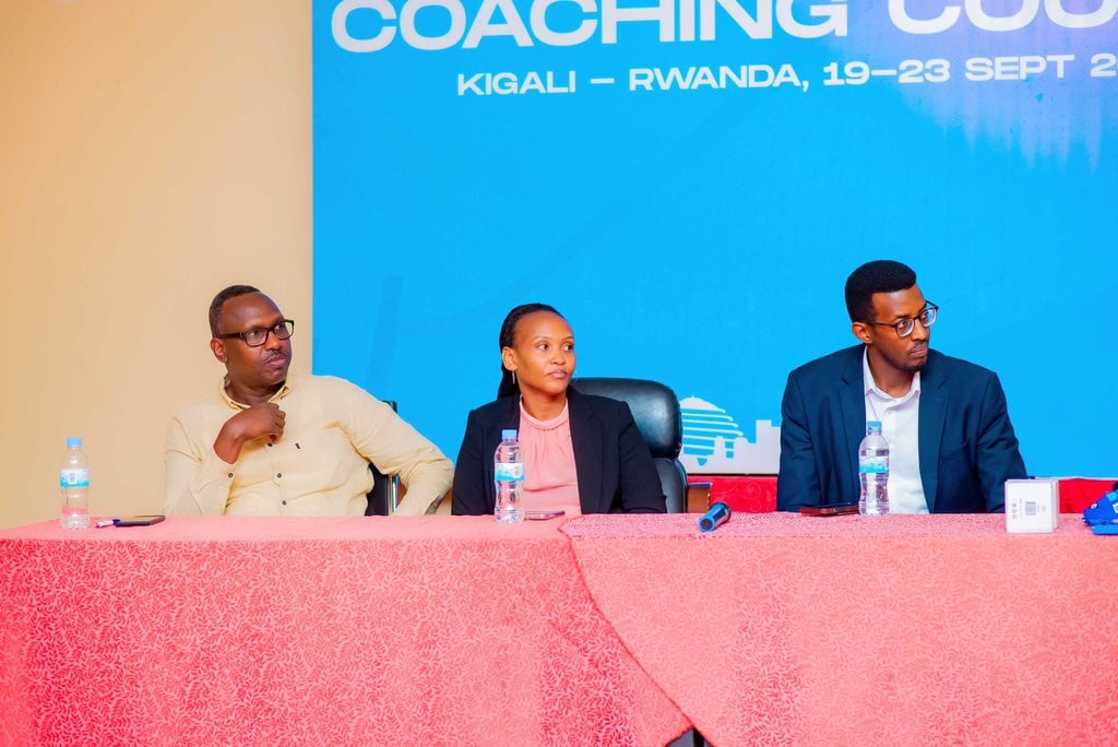 Aya mahugurwa abereye mu Rwanda bwa mbere yasojwe n'abayobozi bari mu nzego za siporo mu Rwanda