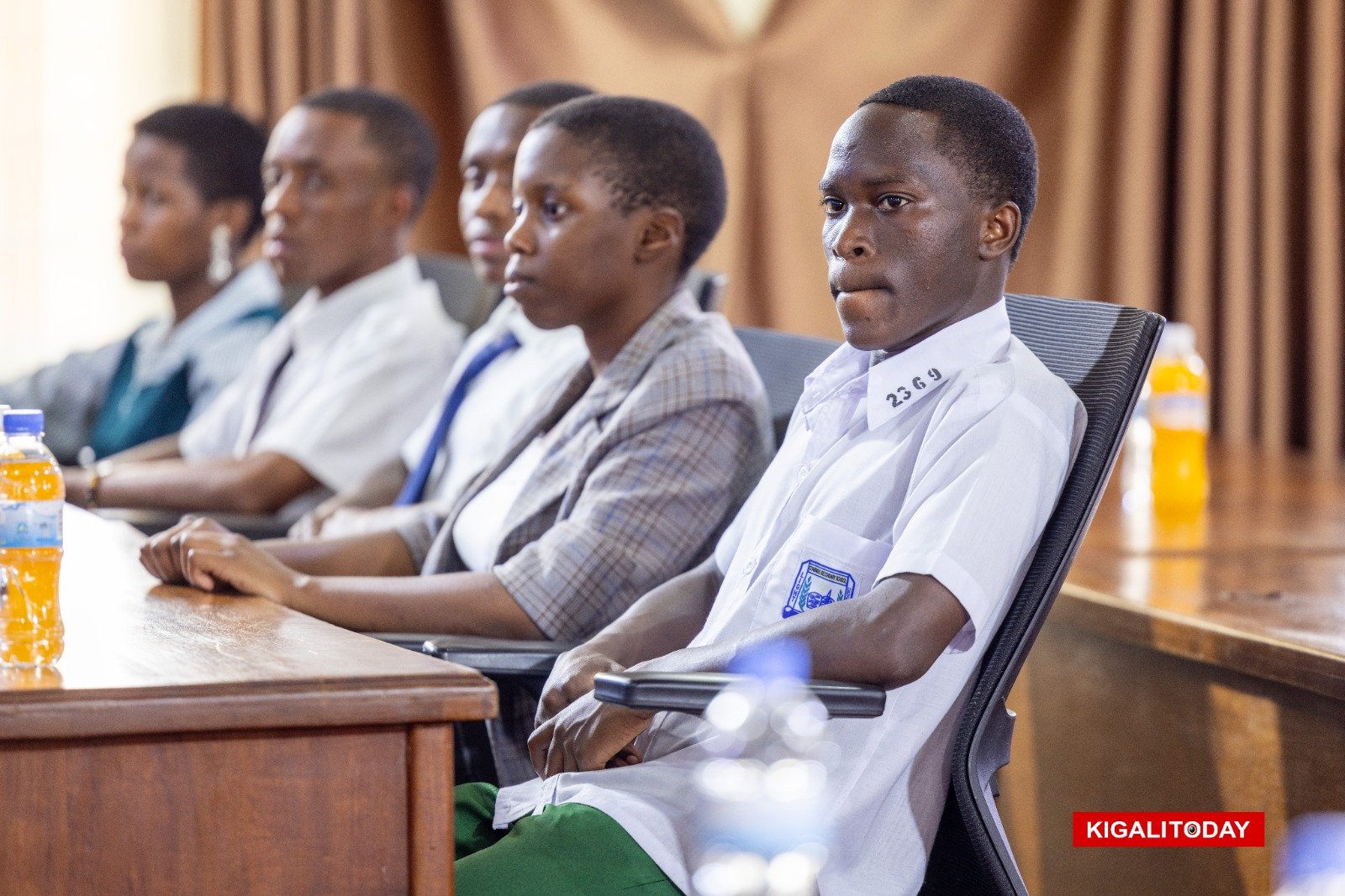 Abatsinze neza kurusha abandi-utangira i buryo ni Kagemana Jean Lambert