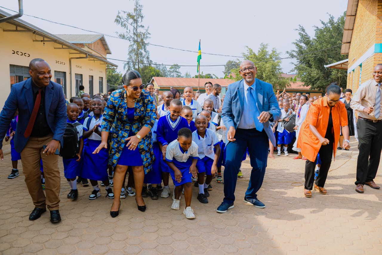 Minisitiri w'Uburezi(hagati) muri morale yo gutangiza amashuri mu karere ka Kicukiro