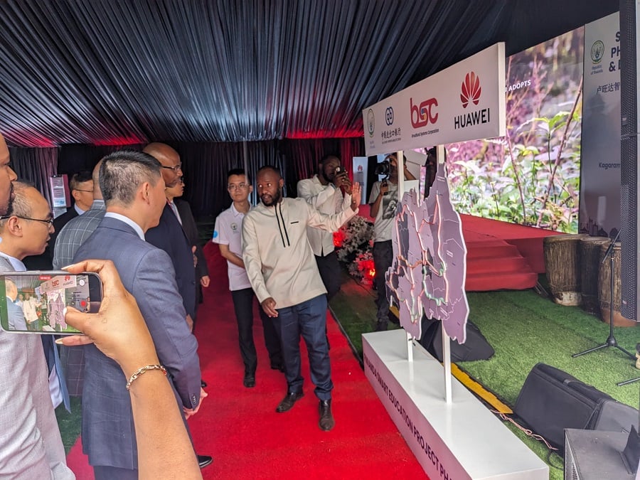 Abayobozi bamurikirwa imikorere y'uyu mushinga